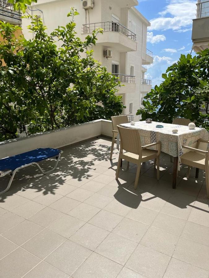 Riviera Rooms Sarandë Esterno foto
