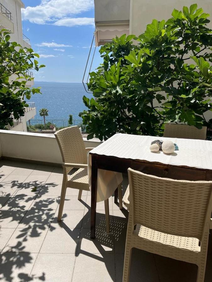 Riviera Rooms Sarandë Esterno foto